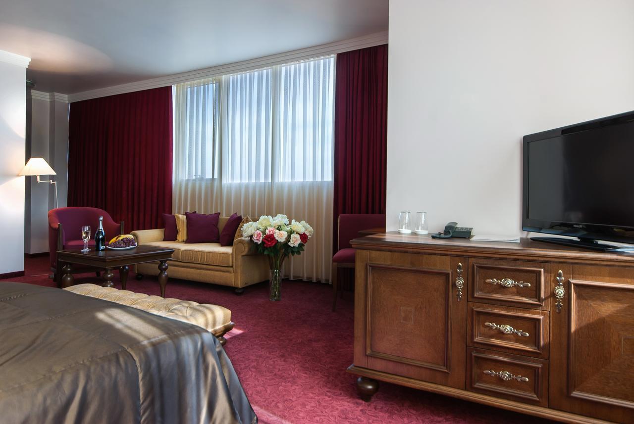 Hotel Chiirite Plovdiv Exteriör bild